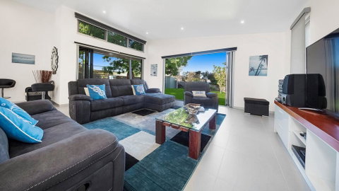 Coastal Haven - Rent Accommodation 2