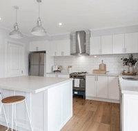 Coastal Luxury Retreat - Rent Accommodation