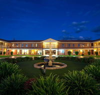 Comfort Inn  Suites King Avenue - Rent Accommodation