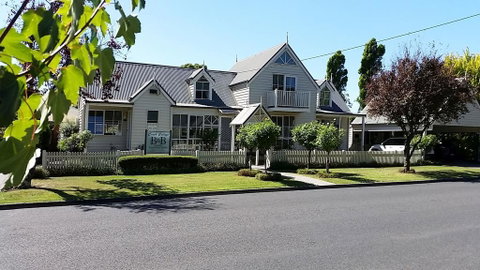 Creek Cottage Bed And Breakfast - Rent Accommodation 0
