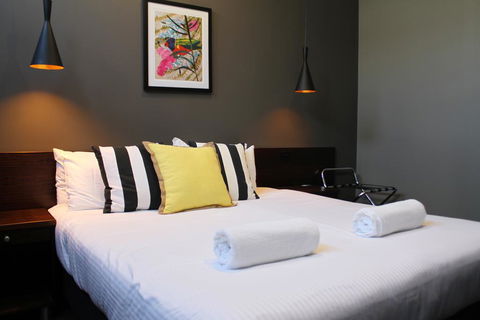 Criterion Hotel Sale - Rent Accommodation 3