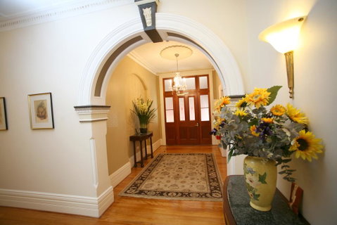 Darcy's Hotel - Rent Accommodation 0
