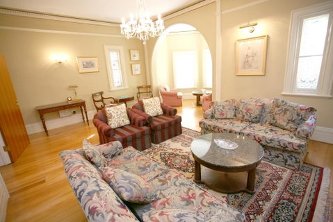 Darcy's Hotel - Rent Accommodation 2