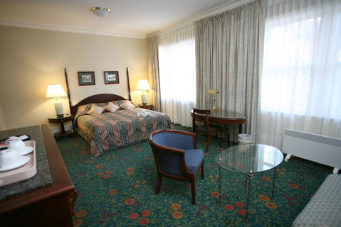 Darcy's Hotel - Rent Accommodation 1