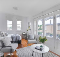 Designer styled studio in the heart of trendy Glebe - Rent Accommodation