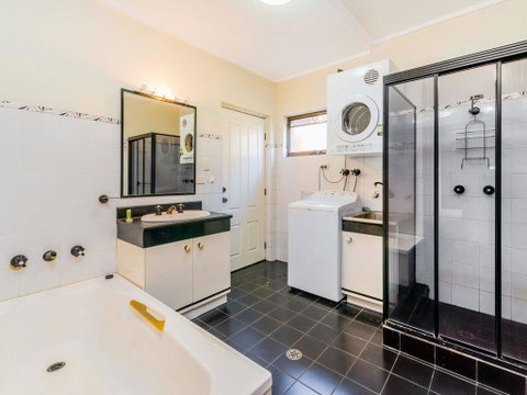 Doncaster - Yamba Main Beach And Sea Pool - Rent Accommodation 1