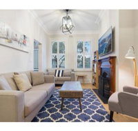 Elegant Renovated Terrace Close To City - Rent Accommodation