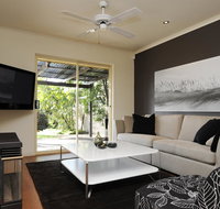Feathers Serviced Townhouse - Rent Accommodation