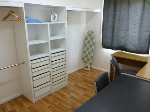 Kenny's Cabin - Rent Accommodation 2