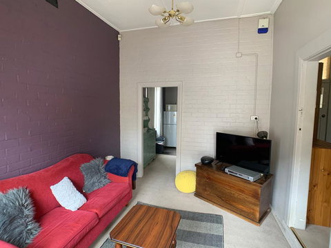 Kite St - Centre Of Orange - Walk Everywhere - Rent Accommodation 3