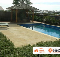 La Mer - Home with a Pool - Rent Accommodation