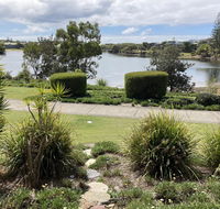 Lagoon-Front Luxury at Twin Waters Resort - Rent Accommodation