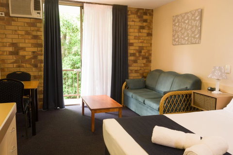 Lancaster Court Motel - Rent Accommodation 1