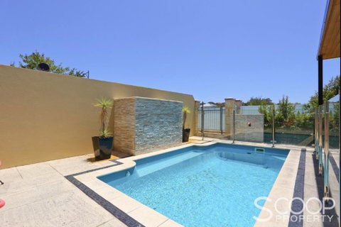 LUXURY VILLA W POOL & SPAS - Rent Accommodation 2