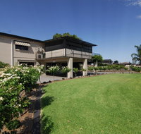 Mayfair Motel - Rent Accommodation