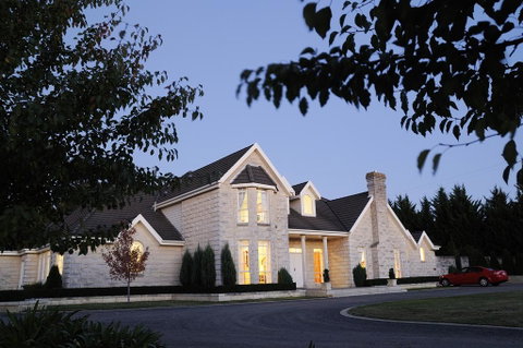 Montfort Manor - Rent Accommodation 2