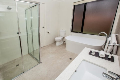 Neagles Retreat Villas - Rent Accommodation 2