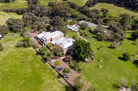 Grand Mercure Basildene Manor - Rent Accommodation 14