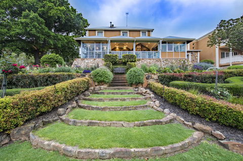 Grand Mercure Basildene Manor - Rent Accommodation 13