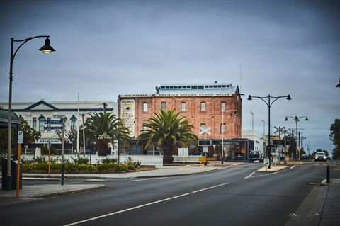 The Premier Mill Hotel - Rent Accommodation 14
