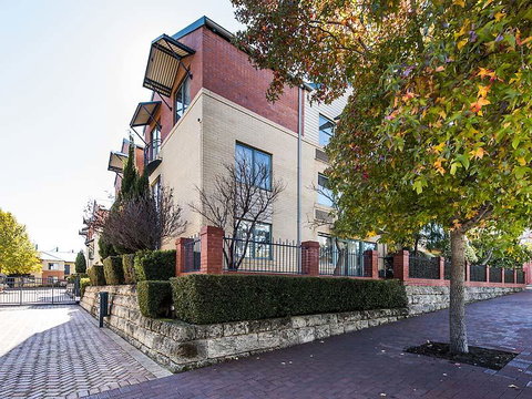 Subiaco Village 28 - Rent Accommodation 25