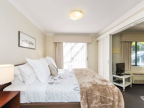 Subiaco Village 28 - Rent Accommodation 7