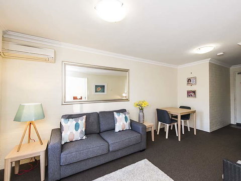 Subiaco Village 28 - Rent Accommodation 5