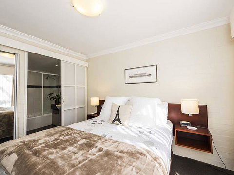 Subiaco Village 28 - Rent Accommodation 10
