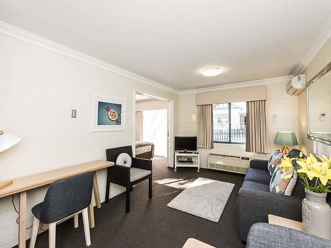 Subiaco Village 28 - Rent Accommodation 6