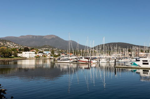 Wrest Point - Rent Accommodation 12