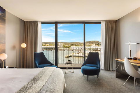 MACq 01 Hotel - Rent Accommodation 9