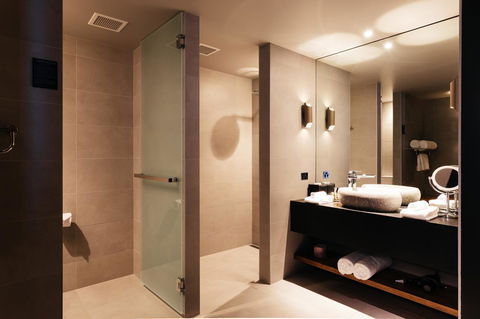 MACq 01 Hotel - Rent Accommodation 2