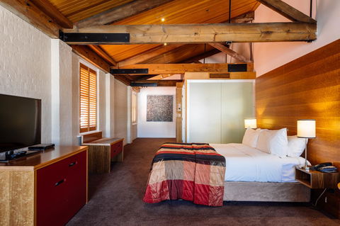 The Henry Jones Art Hotel - Rent Accommodation 25