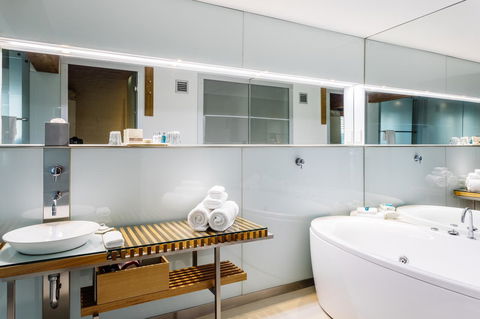 The Henry Jones Art Hotel - Rent Accommodation 41