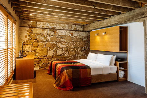 The Henry Jones Art Hotel - Rent Accommodation 16
