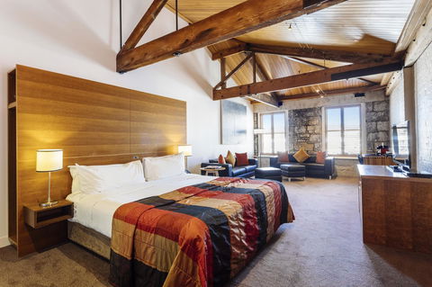 The Henry Jones Art Hotel - Rent Accommodation 6