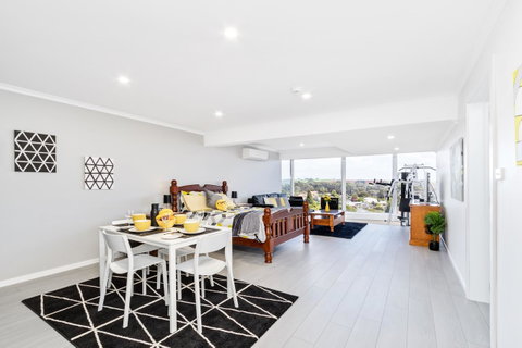 Views Forever - Devonport - Rent Accommodation 4