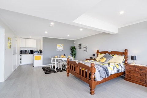Views Forever - Devonport - Rent Accommodation 6
