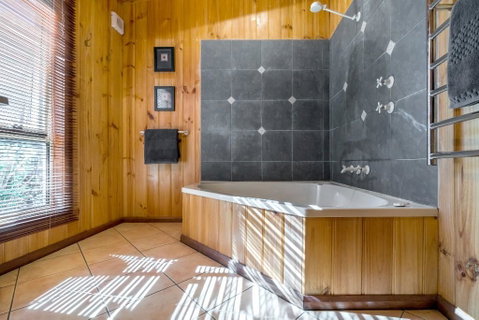 Freycinet Panorama - Rent Accommodation 12