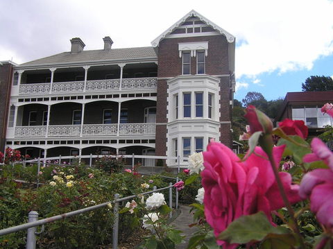 Auldington Hotel - Rent Accommodation 24