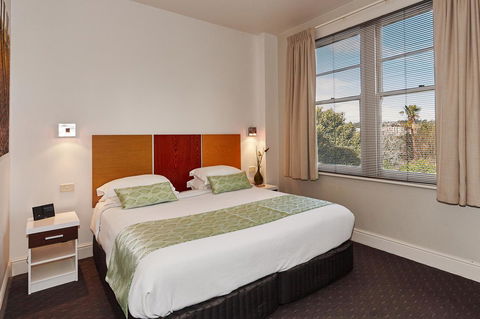 Auldington Hotel - Rent Accommodation 8