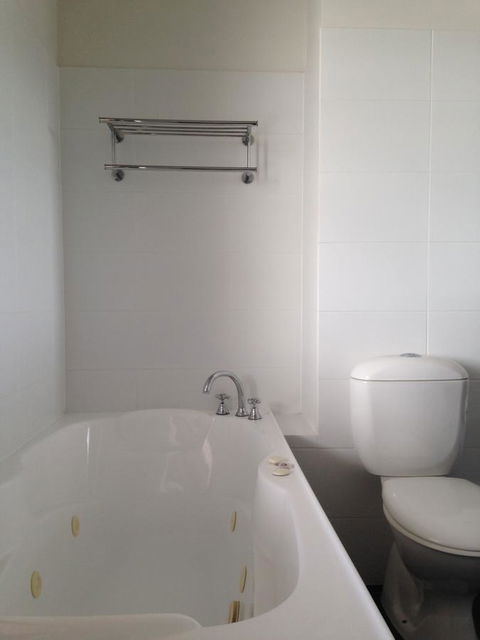 Auldington Hotel - Rent Accommodation 44