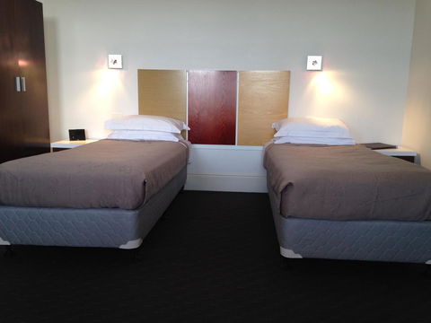Auldington Hotel - Rent Accommodation 22