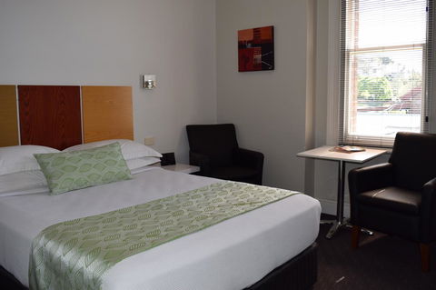 Auldington Hotel - Rent Accommodation 9