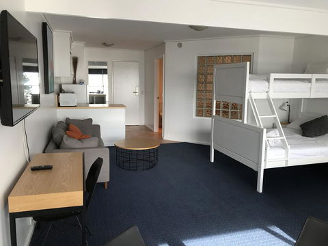 North Pier Hotel - Rent Accommodation 2