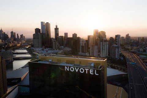 Novotel Melbourne South Wharf - Rent Accommodation 2