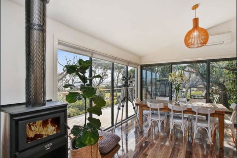OCEAN ESCAPE - The Ultimate Luxury Beach House - Rent Accommodation 0