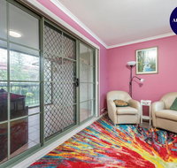 Pet Friendly Home - Pool  Parking - Tennis Court - Rent Accommodation