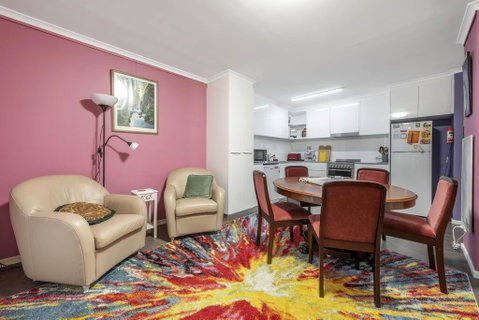 Pet Friendly Home - Pool & Parking - Tennis Court - Rent Accommodation 2