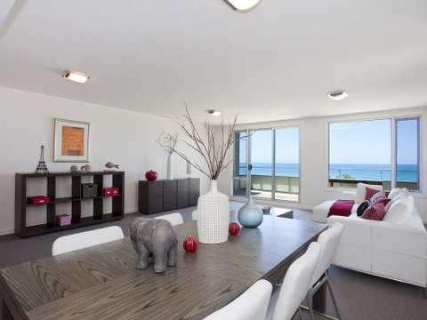 POINT GREY APARTMENT 14 - The Point - Rent Accommodation 2